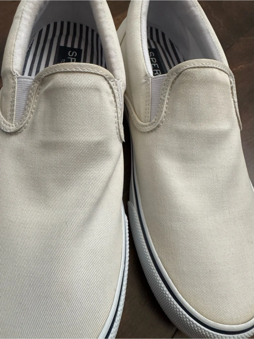 Sperry classic top